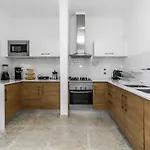 Rainbow 56 Guest house